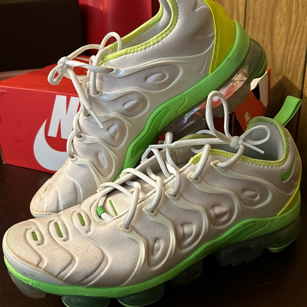 Nike Vapormax Plus sneakers